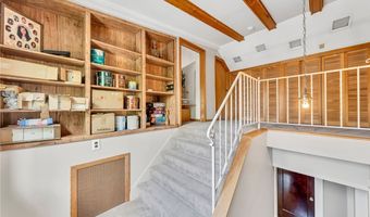 49 Burbank Dr, Amherst, NY 14226