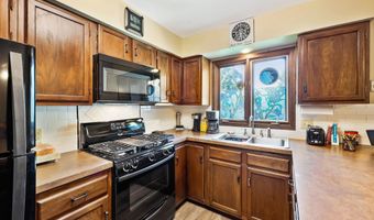 5222 Piccadilly Dr, Madison, WI 53714