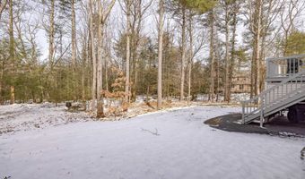 7 Cragmere Heights Rd, Exeter, NH 03833