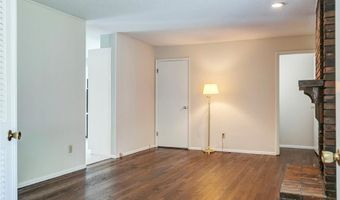 501 Clayworth Dr, Ballwin, MO 63011