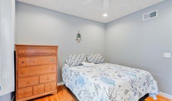 80 TOMAHAWK Trl, Cranston, RI 02921