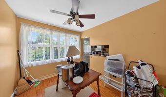178 W SHELLEY Dr, Claymont, DE 19703