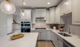 3064 N Spurway Dr, Ann Arbor, MI 48105