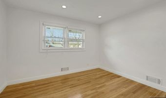 117 Brookview Ter, Bergenfield, NJ 07621