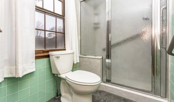 928 Northdale Dr, Alton, IL 62002