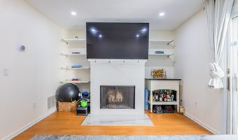 25 Padanaram Rd 72, Danbury, CT 06811