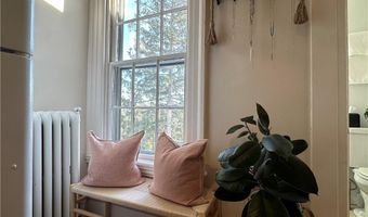 5 Record St 2B, Newport, RI 02840