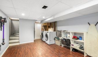 64 Dean St, Cranston, RI 02920