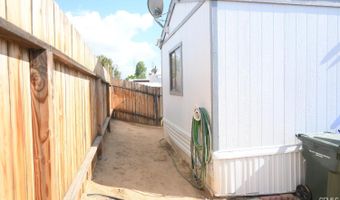 6601 Eucalyptus Dr, Bakersfield, CA 93306