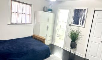 19 CENTER St, Barnegat, NJ 08005