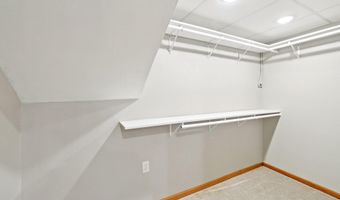 15 Eastridge Ct, Madison, WI 53716