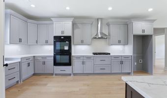 7612 S Shoreline Blvd, Benton, AR 72019