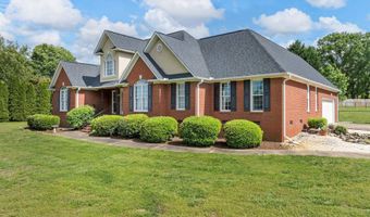 121 Lewis Burnett Dr, Boiling Springs, SC 29316