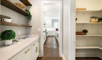 8525 RALEIGH Ave, Annandale, VA 22003