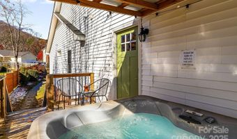 14 Primrose Ln, Asheville, NC 28805