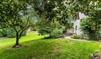 301 E WAYFARER Ln, Appleton, WI 54913