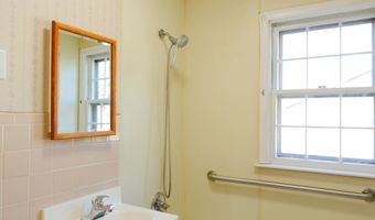 496 Burnsford Ave, Bridgeport, CT 06606