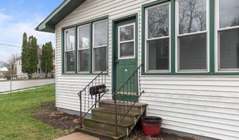 210 E WOLF RIVER Ave, New London, WI 54961