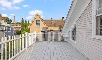 28 John St, Newport, RI 02840