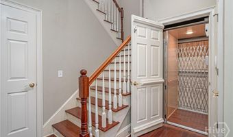 11 Turnbull Ln, Savannah, GA 31410