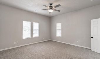 1027 W Idaho Ave, Chickasha, OK 73018