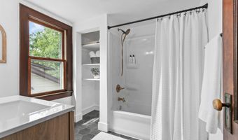424 E BREWSTER St, Appleton, WI 54911