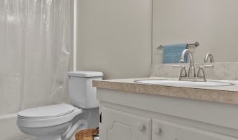 274 Doublegate Dr N, Albany, GA 31721