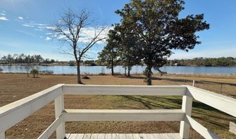 537 Mcpherson Dr, Alford, FL 32420