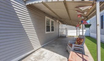 600 Broadway D14, Amityville, NY 11701