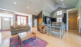 7980 NE 27th Ave, Altoona, IA 50009