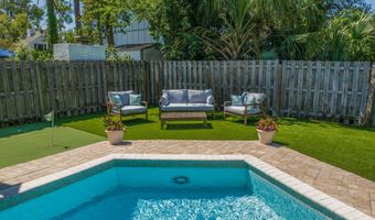 310 MAGNOLIA St, Atlantic Beach, FL 32233