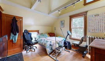 184 Whitney St, Auburn, ME 04210