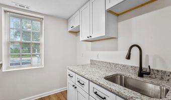 609 Carteret St 2, Beaufort, SC 29902