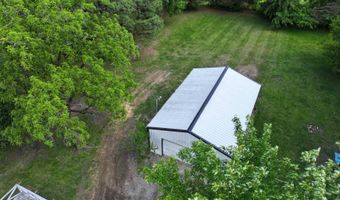 135 E Pine St, Albion, IL 62806