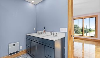 388 Sea View Dr, Warwick, RI 02889