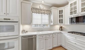 39 Newport St, Barnegat, NJ 08005