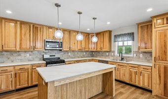 7368 BERWICK Dr 8, Ankeny, IA 50021
