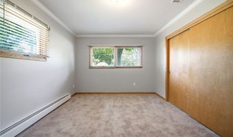 1097 Oak Tree Rd, Akron, OH 44320