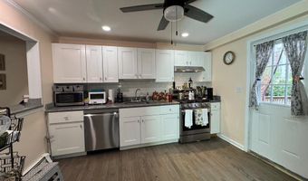 165 Greenfield Dr, Bridgeport, CT 06606