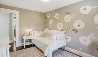 47 Hyland Ave, East Greenwich, RI 02818
