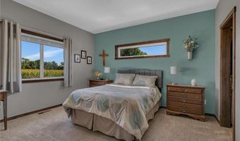 932 Waters Edge Cir, Avon, MN 56310