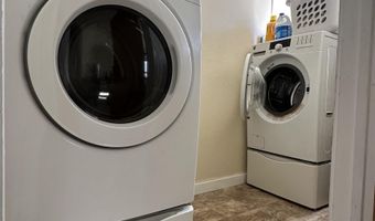 805 W Bullock Ave, Artesia, NM 88210