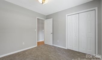 76 Selwyn Rd, Asheville, NC 28806