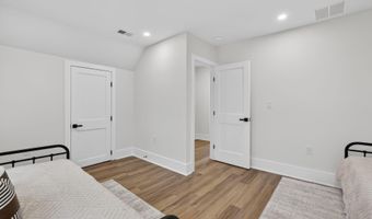 907 LAWRENCE St NE, Washington, DC 20017