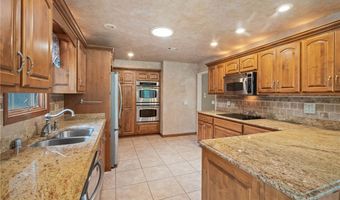 4 Huskins Cir, Bella Vista, AR 72715