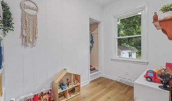 17 Pine St, Bellingham, MA 02019
