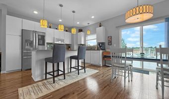 3906 Lone Peak Dr, Bismarck, ND 58503
