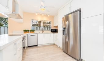 341 Opihikao Pl 422, Honolulu, HI 96825