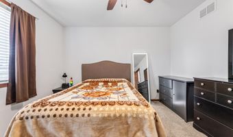 809 24th Ave NW, Austin, MN 55912