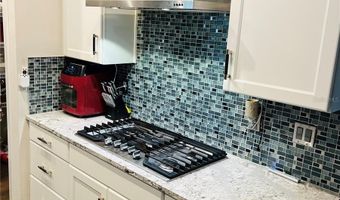 5721 SILVER SUN Dr, Apollo Beach, FL 33572